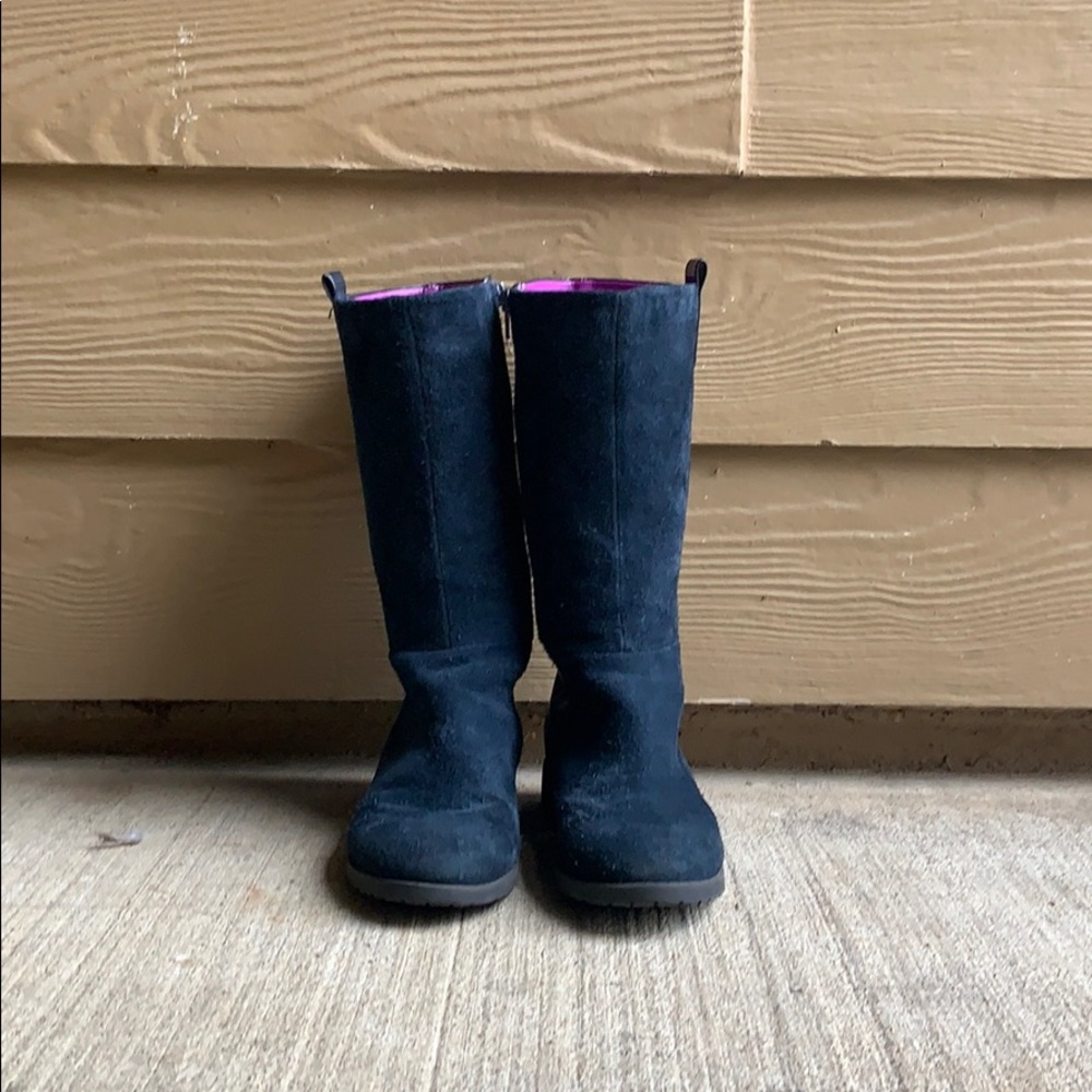 Black and navy boots